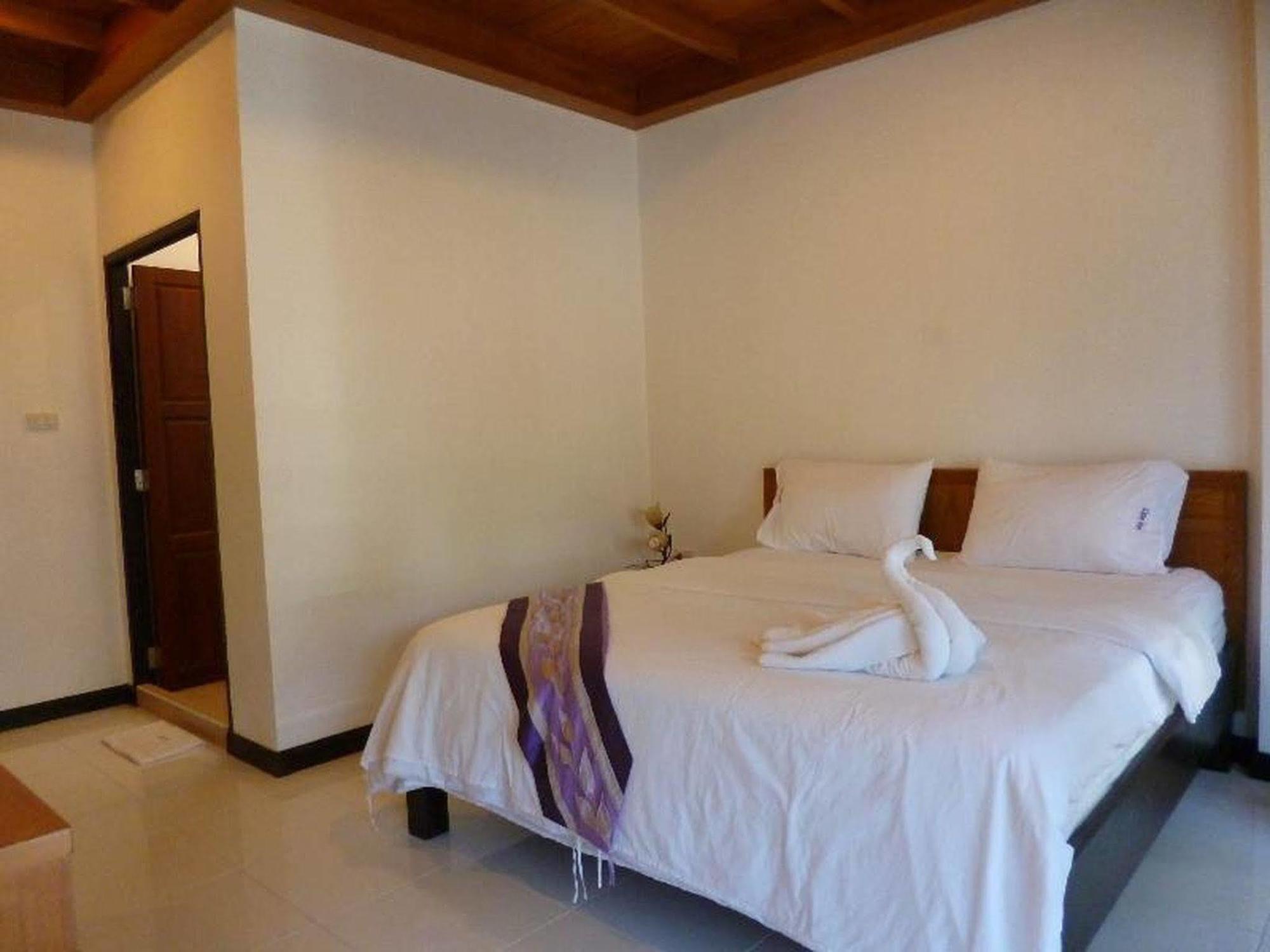 Lipe Inn Bagian luar foto
