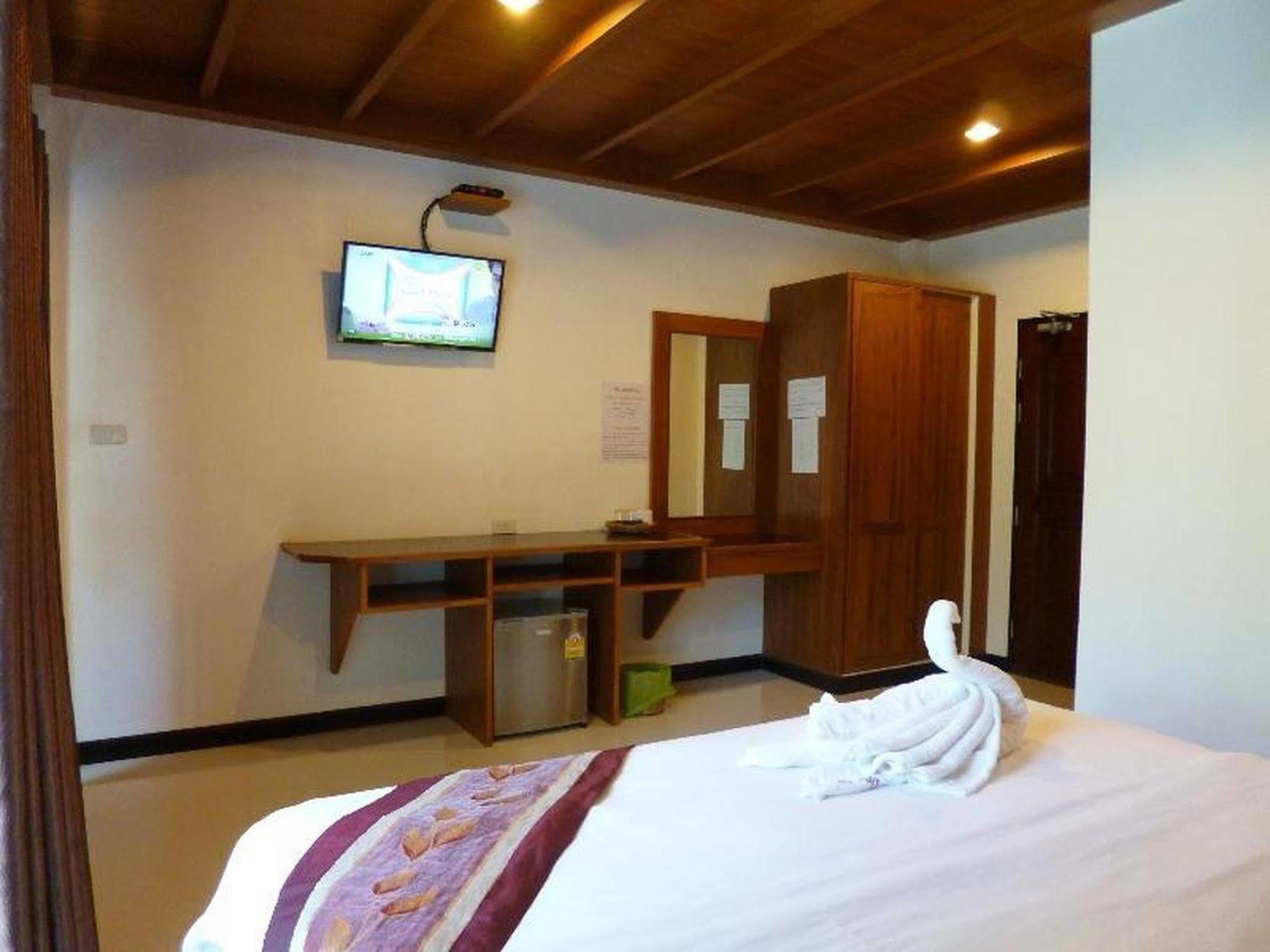 Lipe Inn Bagian luar foto